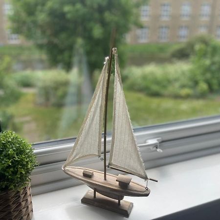 Canal Side Retreat - 2 Bedroom Apartment Heybridge  Extérieur photo
